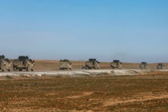 القوات السورية تنتشر في مخيم الهول بعد انسحاب قسد