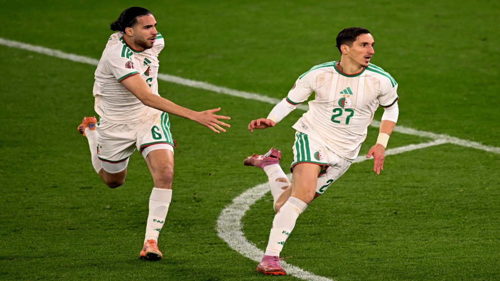 عادل بولبينة يقود الجزائر للفوز على الكونغو والتأهل إلى ربع النهائي