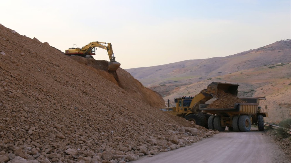 صورة حول : أشغال البلقاء تطرح عطاءات طرق بقيمة 2.05 مليون دينار أشغال البلقاء تطرح عطاءات طرق بقيمة 2.05 مليون دينار