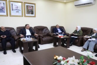 الفراية يراجع إجراءات تسهيل حركة المسافرين في مركز العمري