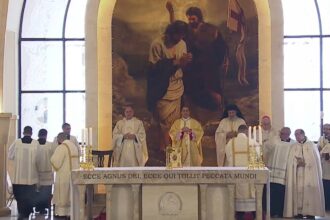 أجواء روحانية في حج الكنائس الكاثوليكية إلى المغطس