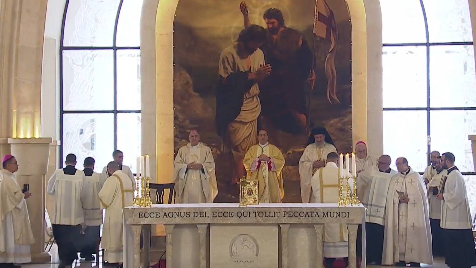 أجواء روحانية في حج الكنائس الكاثوليكية إلى المغطس