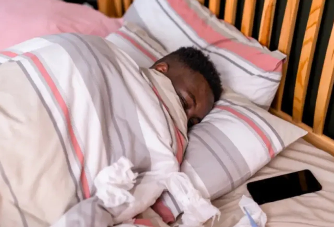 مساعد وزير الداخلية الأسبق يحذر: الهاتف المحمول تهديد للأمن القومي