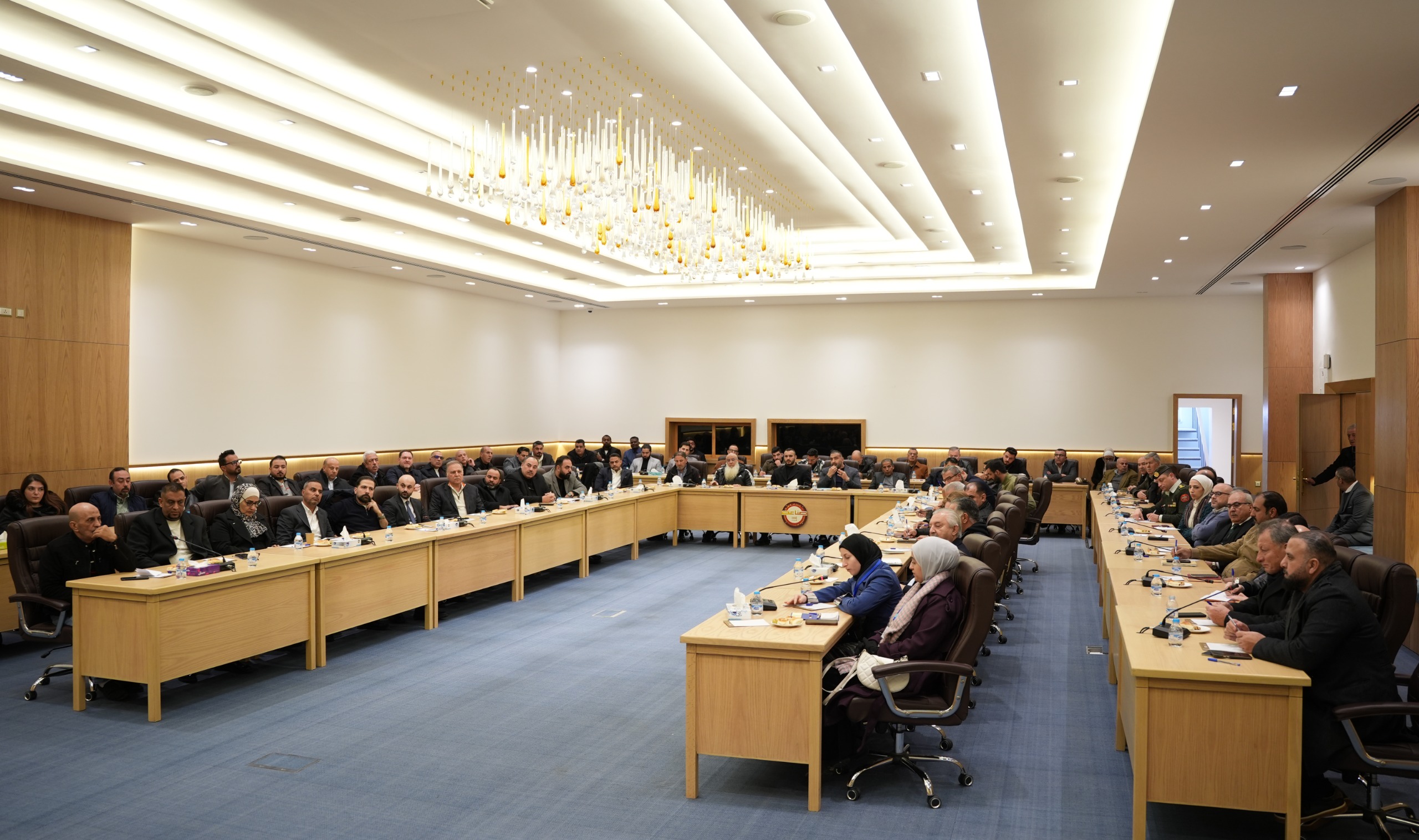 "صناعة عمان" تبحث تعزيز تواجد المنتجات الوطنية في أسواق "الاستهلاكية العسكرية"