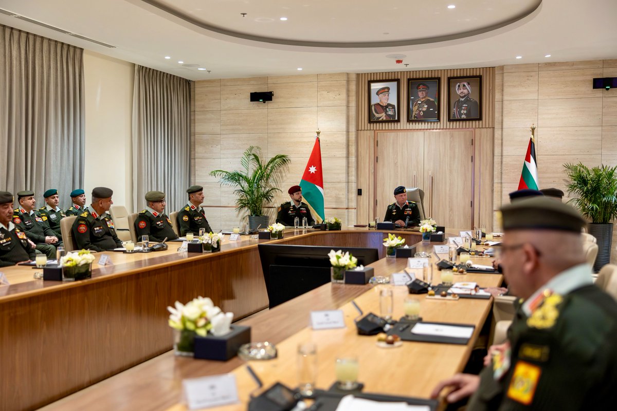 الملك يزور القيادة العامة ويطلع على الجاهزية