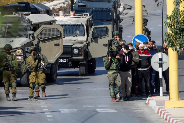 استمرار اعتداءات الاحتلال والمستوطنين بالضفة الغربية