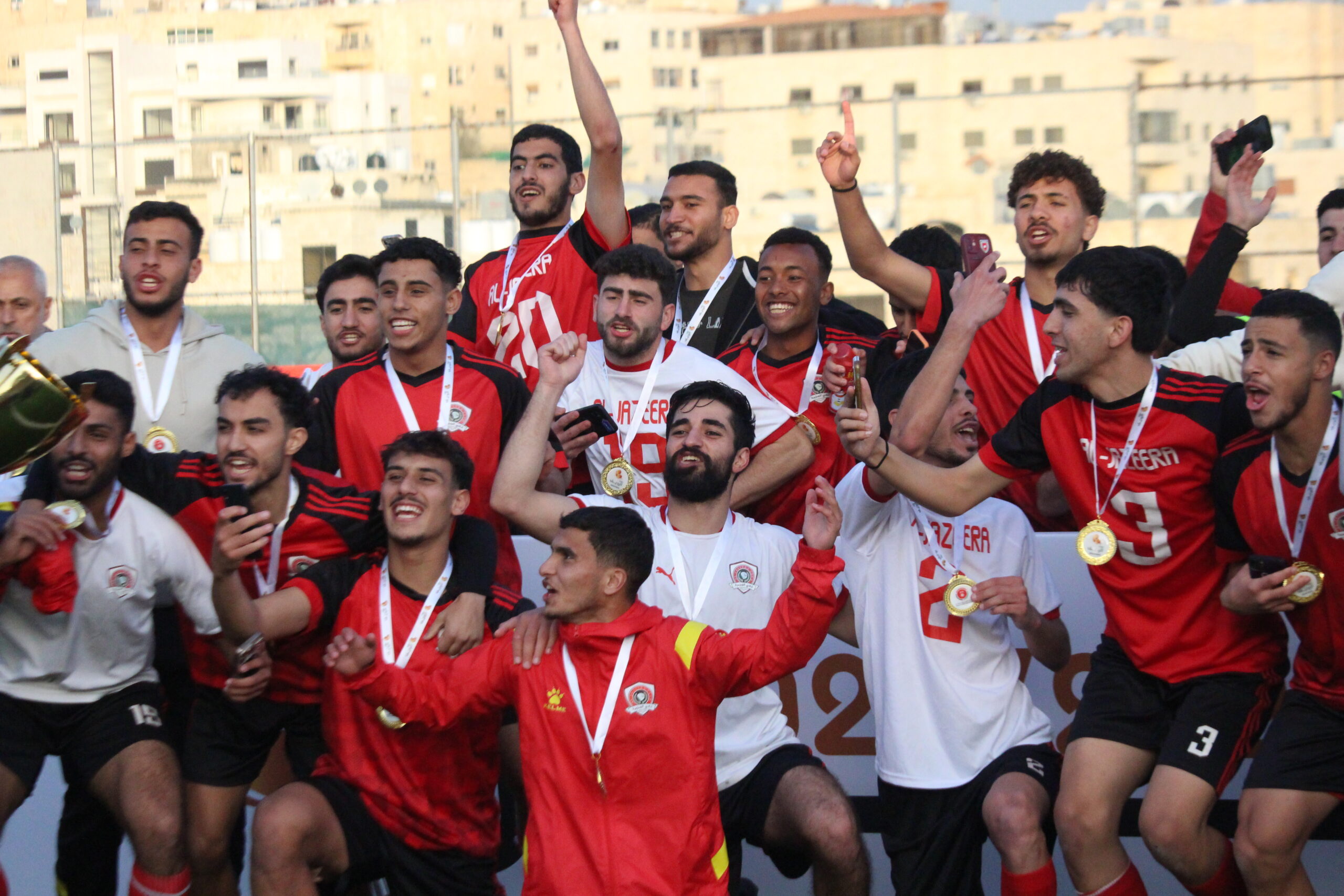 الجزيرة يتوج بلقب الدوري الرديف للمحترفين "صور وفيديو"