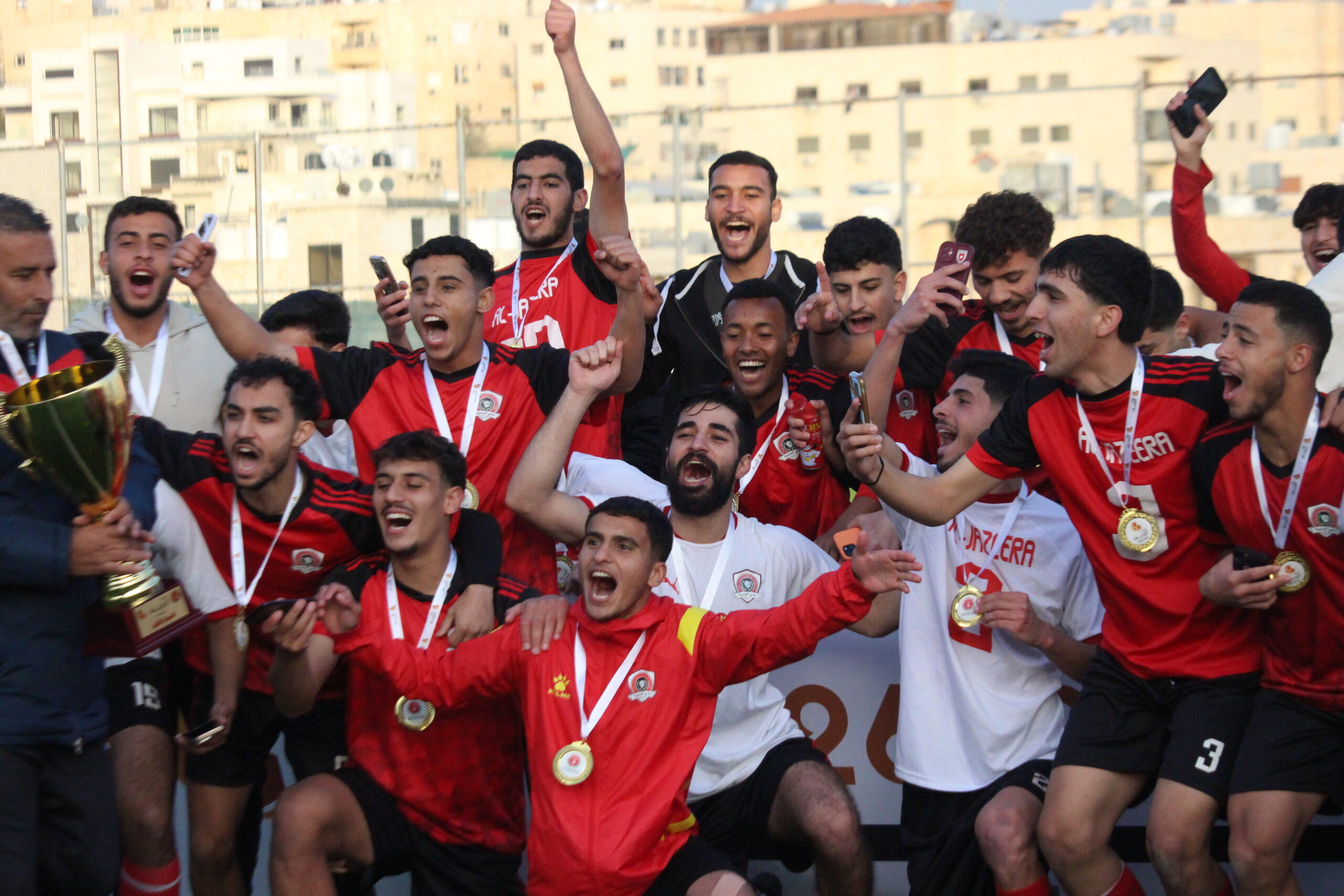 الجزيرة يتوج بلقب الدوري الرديف للمحترفين "صور وفيديو"