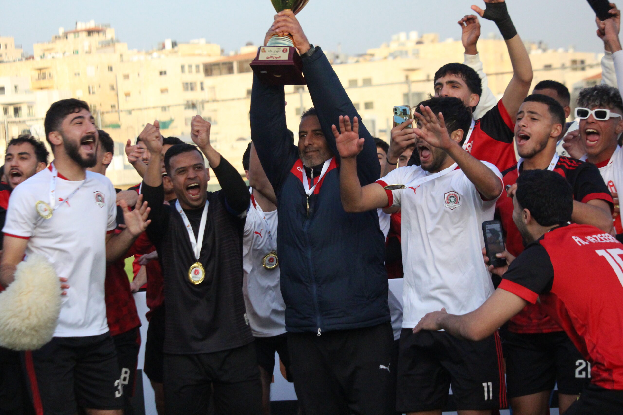 الجزيرة يتوج بلقب الدوري الرديف للمحترفين "صور وفيديو"