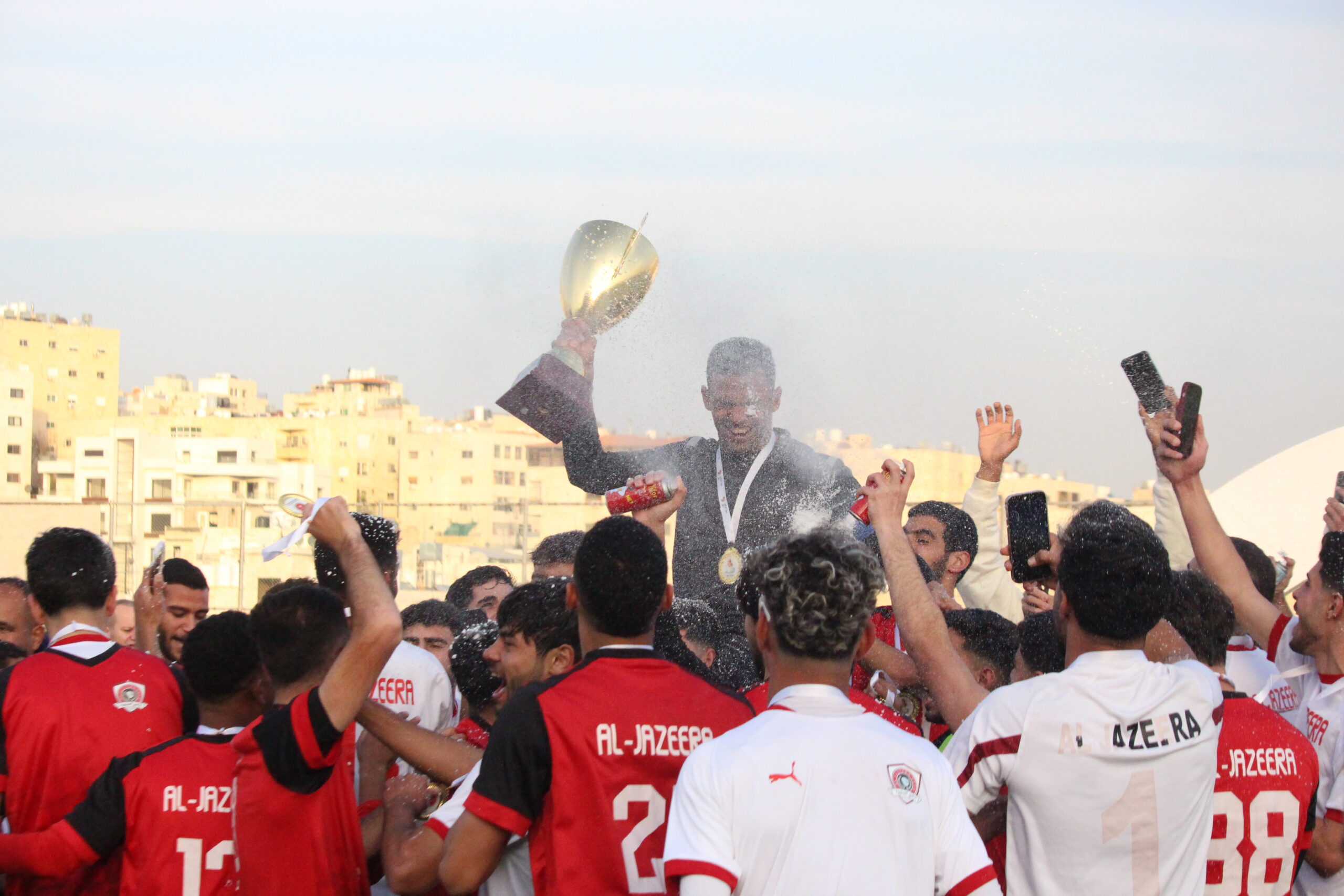 الجزيرة يتوج بلقب الدوري الرديف للمحترفين "صور وفيديو"