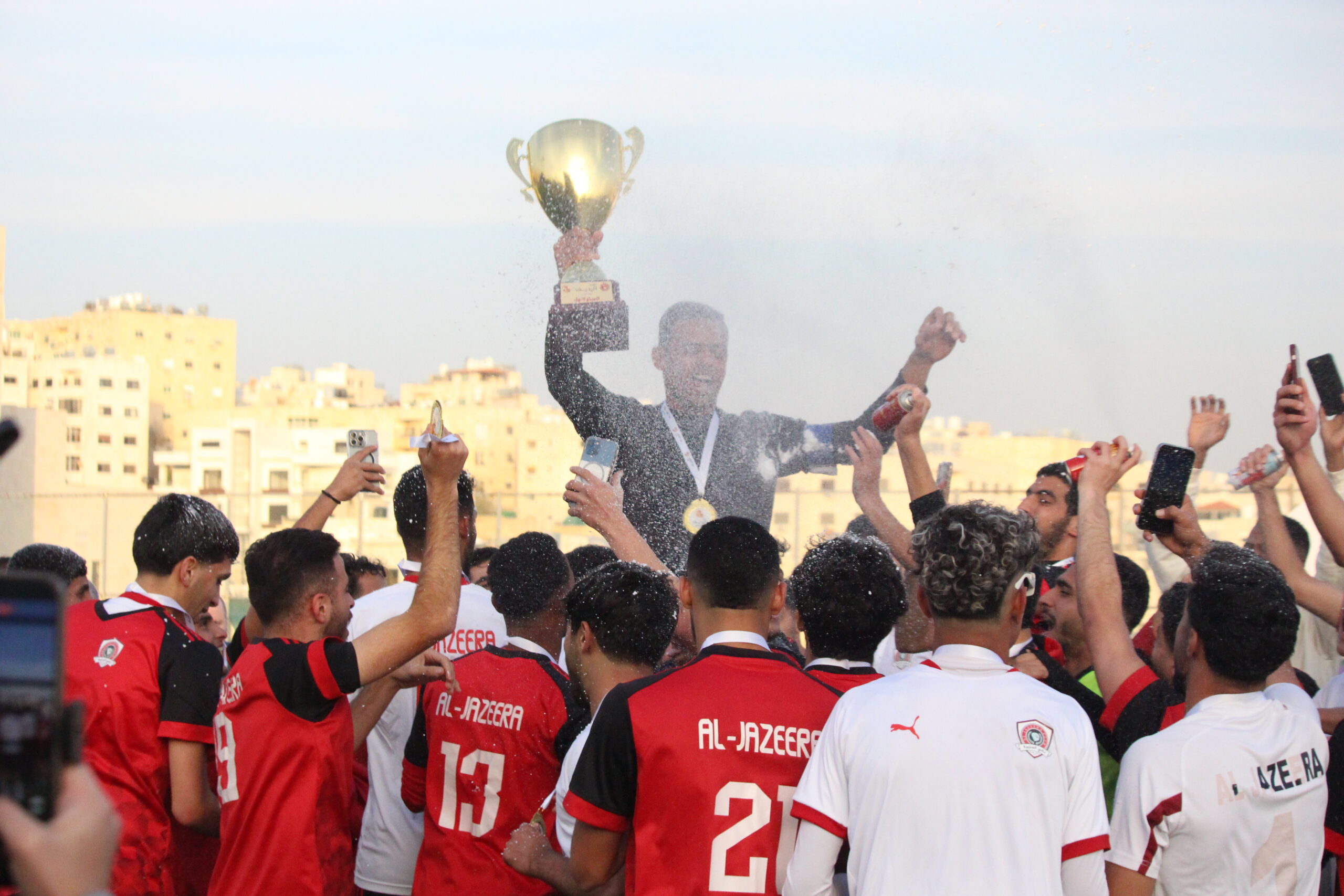 الجزيرة يتوج بلقب الدوري الرديف للمحترفين "صور وفيديو"