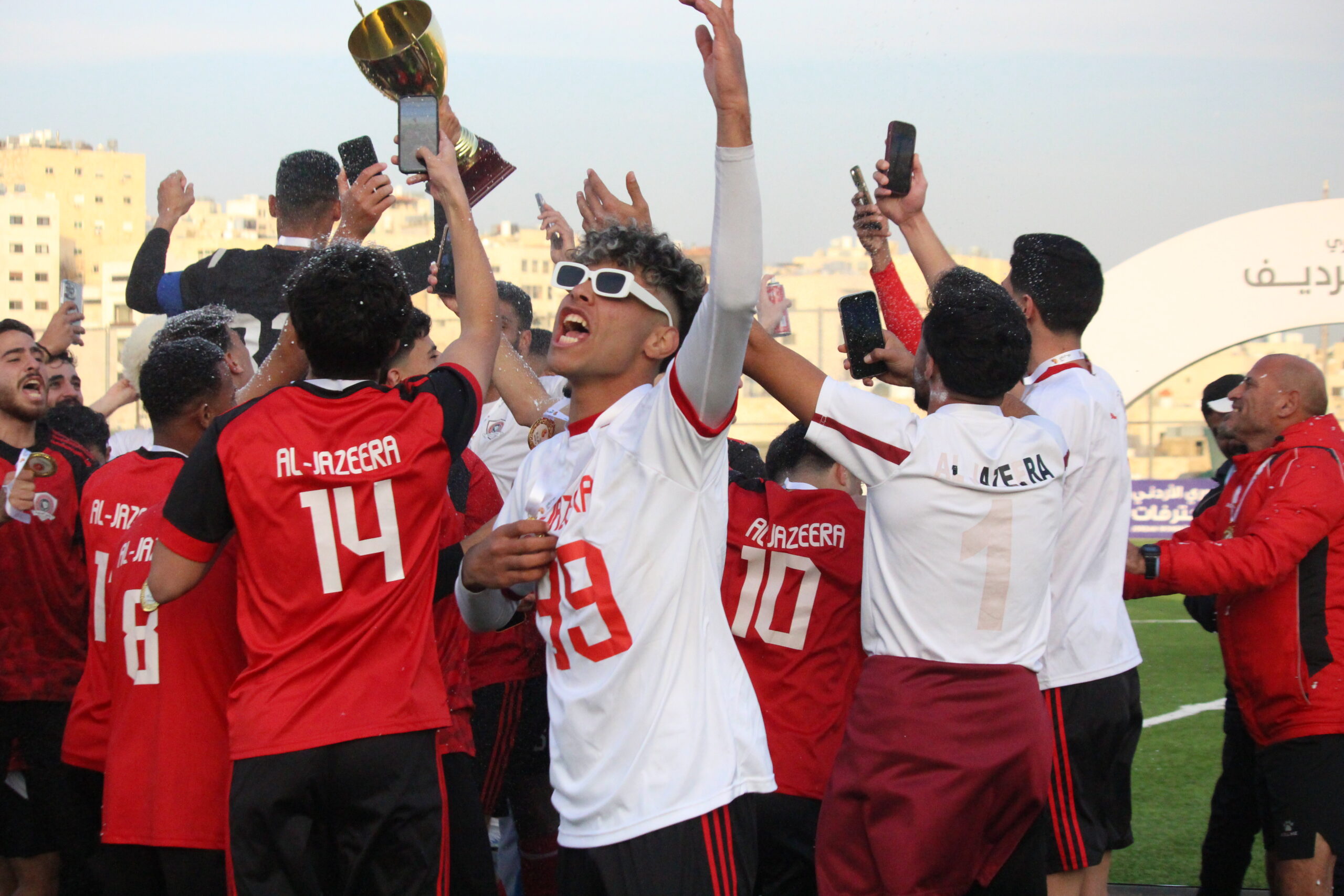 الجزيرة يتوج بلقب الدوري الرديف للمحترفين "صور وفيديو"