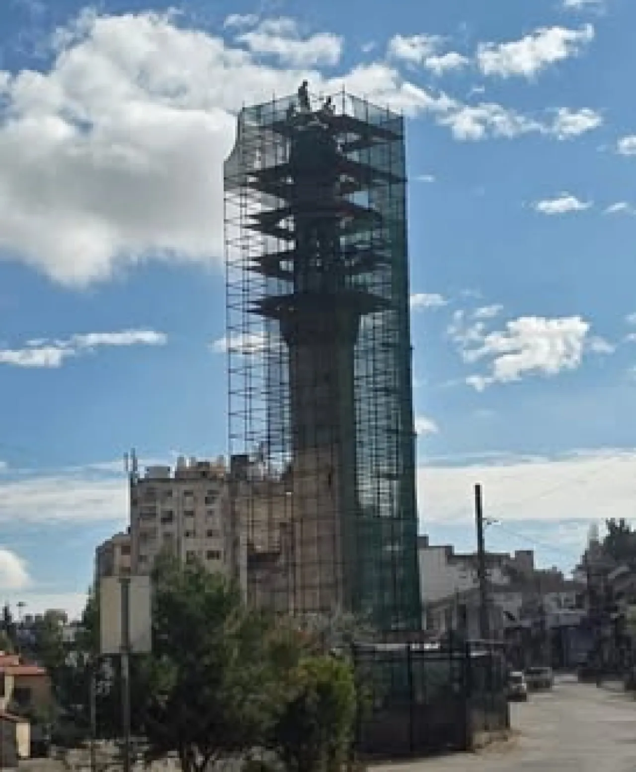 إعادة تأهيل مأذنة مسجد الشيشان في صويلح حفاظًا على رمز تاريخي عمره أكثر من 120 عامًا