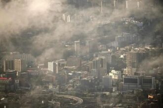 انفجارات غامضة تهز كراكاس وسط توتر إقليمي ومخاوف من عودة الأزمة الاقتصادية