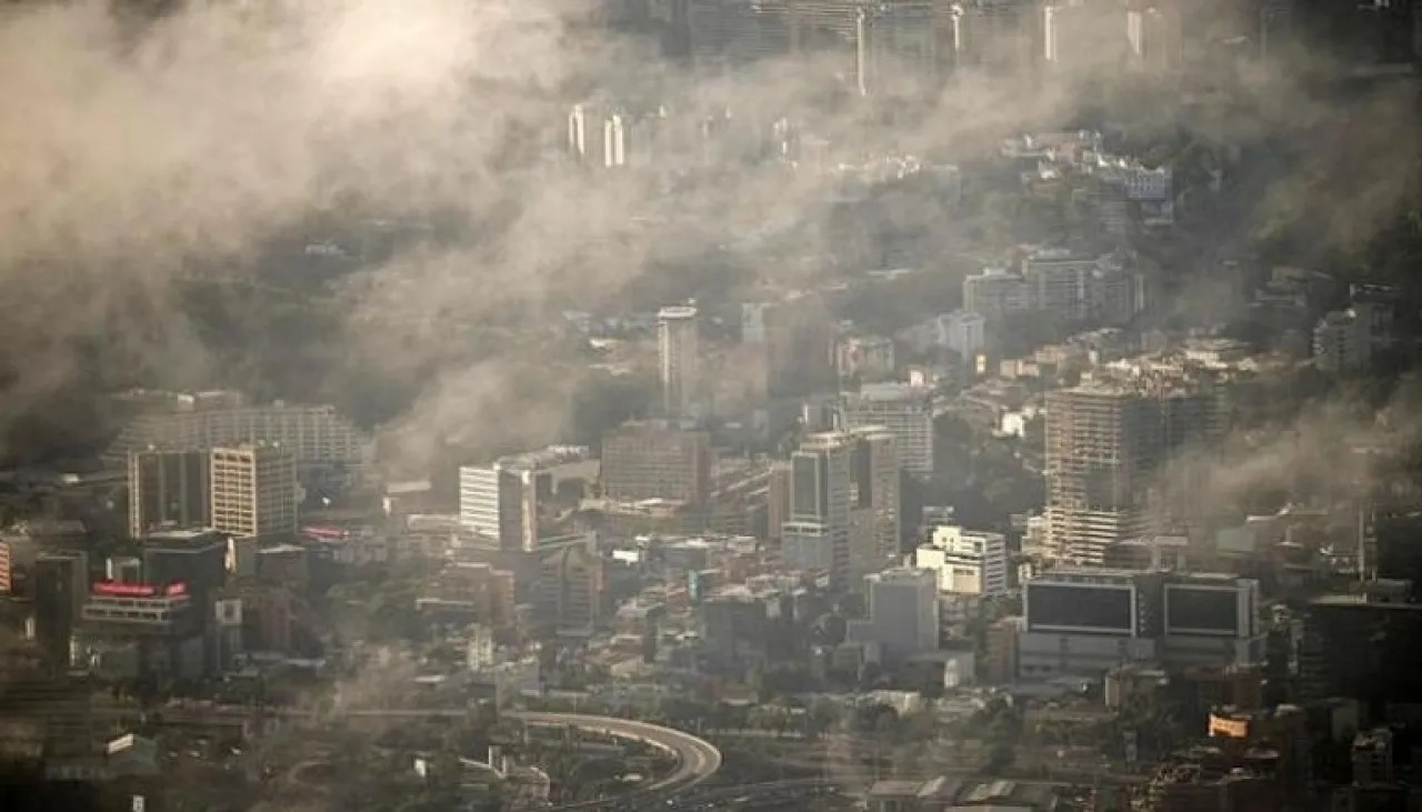 صورة حول : انفجارات غامضة تهز كراكاس وسط توتر إقليمي ومخاوف من عودة الأزمة الاقتصادية انفجارات غامضة تهز كراكاس وسط توتر إقليمي ومخاوف من عودة الأزمة الاقتصادية