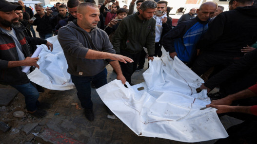 صورة حول : شهيد في الشجاعية وإصابة في خان يونس مع استمرار القصف وإطلاق النار على مناطق متفرقة من قطاع غزة شهيد في الشجاعية وإصابة في خان يونس مع استمرار القصف وإطلاق النار على مناطق متفرقة من قطاع غزة