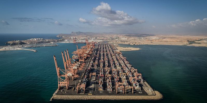 عُمان تتجاوز تحديات 2025 وتؤسس لمسيرة نمو مستدام عبر الخطة الخمسية الحادية عشرة