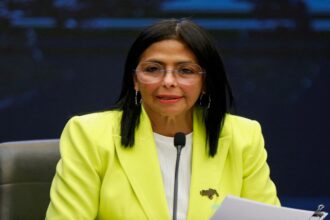 ديلسي رودريغيز تؤدي اليمين رئيسة مؤقتة لفنزويلا بعد عزل مادورو