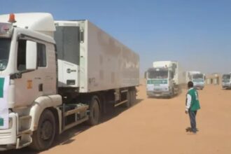 وصول 20 شاحنة إغاثية من مركز الملك سلمان إلى مديرية العبر بحضرموت