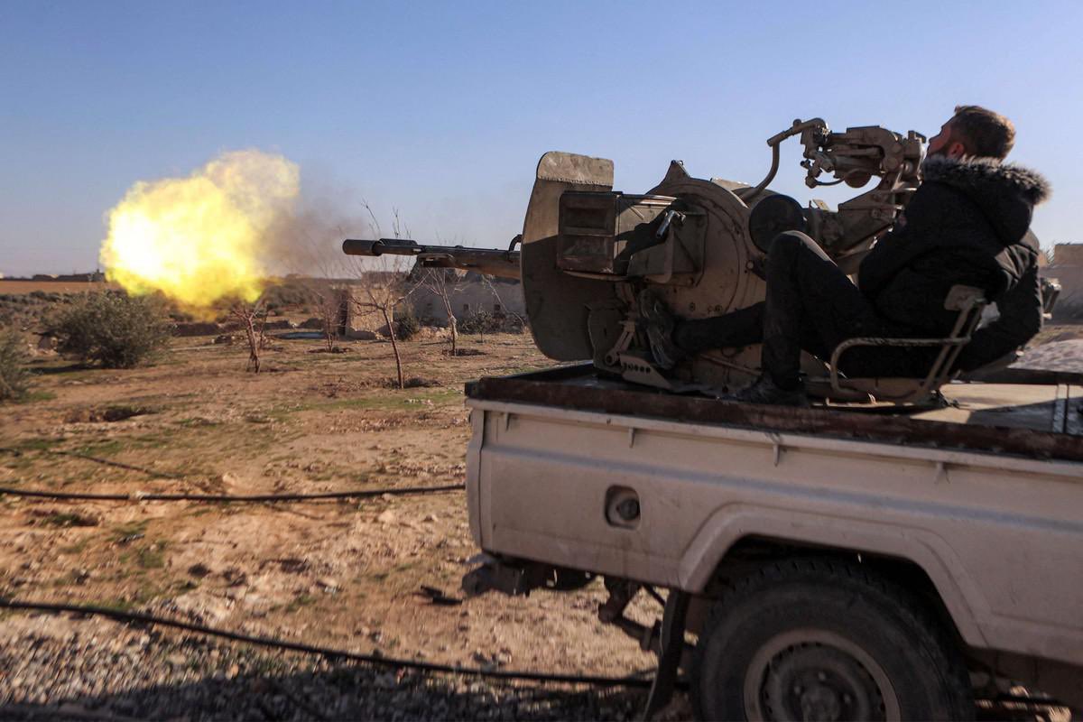 الجيش السوري يستهدف مواقع إطلاق الطائرات المسيرة لقسد شرق حلب