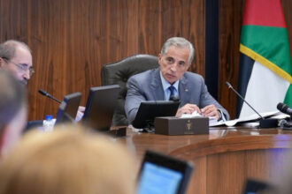 عاجل| حسان يوجه لتخصيص ١٠ ملايين دينار لرفع سويَّة البُنية التحتيَّة في المحافظات