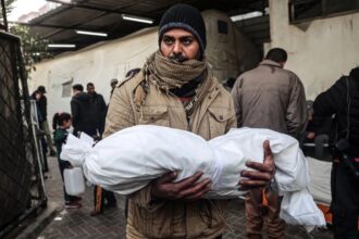 استشهاد طفلة فلسطينية وتصعيد عسكري في غزة جراء غارات إسرائيلية