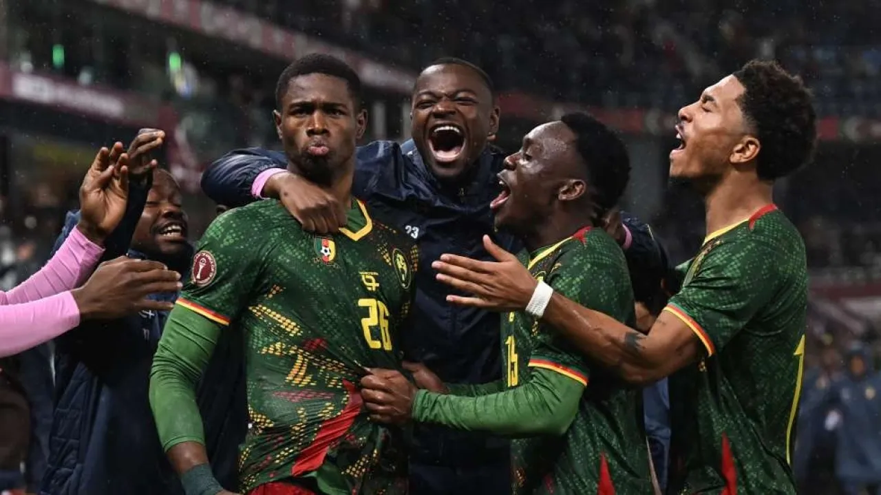 صورة حول : ثنائية تقود الكاميرون لإقصاء جنوب أفريقيا ومواجهة المغرب ثنائية تقود الكاميرون لإقصاء جنوب أفريقيا ومواجهة المغرب