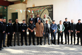 مدير شرطة نابلس يزور المستشفى الميداني الأردني