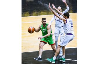 الوحدات يحسم المواجهة أمام الإنجليزية ويواصل التقدم في دوري السلة