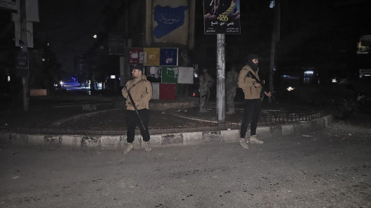 صورة حول : الدفاع السورية تعلن وقف إطلاق النار في أحياء بحلب وتحدد مهلة لخروج المسلحين الدفاع السورية تعلن وقف إطلاق النار في أحياء بحلب وتحدد مهلة لخروج المسلحين