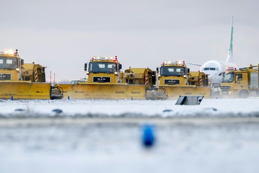 صورة حول : موجة برد قارس تعطل السفر في بريطانيا وفرنسا وهولندا وتلغي مئات الرحلات موجة برد قارس تعطل السفر في بريطانيا وفرنسا وهولندا وتلغي مئات الرحلات