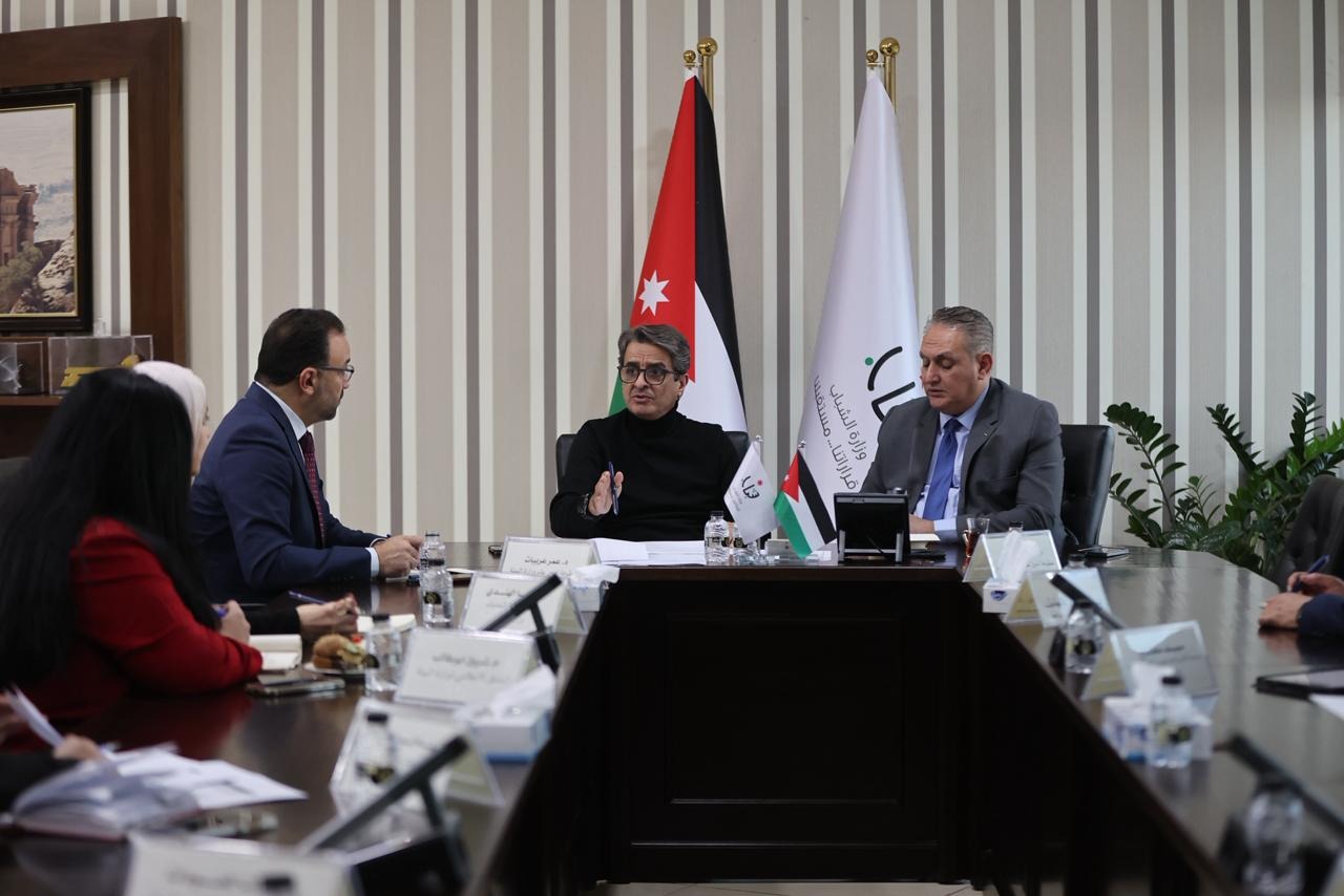 صورة حول : وزيرا الشباب والبيئة يناقشان خطة تنفيذية لتعزيز النظافة والحد من الإلقاء العشوائي للنفايات وزيرا الشباب والبيئة يناقشان خطة تنفيذية لتعزيز النظافة والحد من الإلقاء العشوائي للنفايات