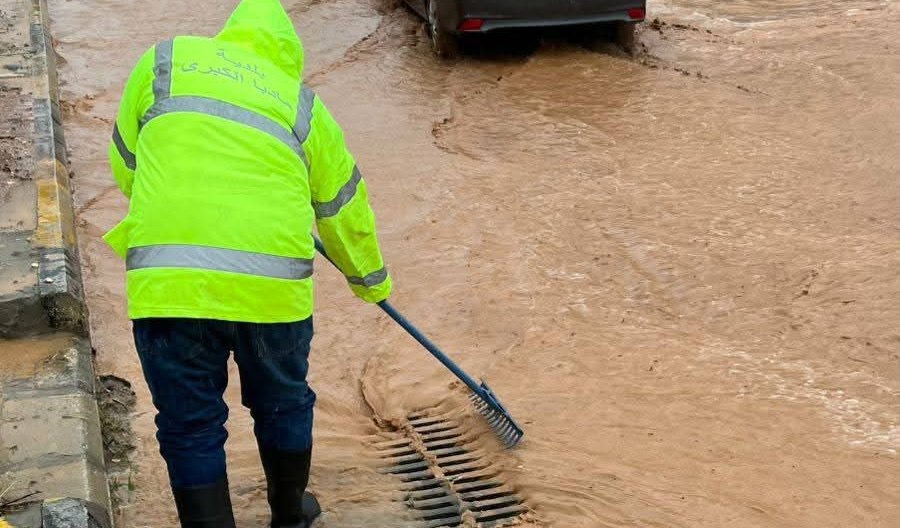 حالة الطوارئ في مادبا: بلدية تستنفر كوادرها لمواجهة المنخفض الجوي