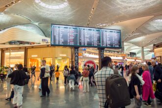 احتجاجات إيران توقف رحلات إسطنبول–طهران.. وشركات تركية وإيرانية تلغي رحلاتها