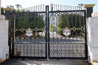 الأردن يدين استهداف سفارة قطر في كييف ويطالب بالالتزام بالقانون الدولي