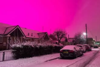 سماء بيرمنغهام تتحول إلى الأحمر المرعب