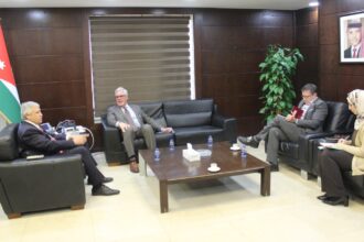 وزير النقل يبحث مع السفير الكندي تعزيز التعاون في مشاريع النقل بالمملكة