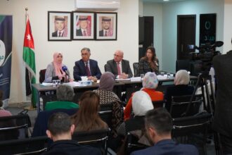 حزب مبادرة يطلق حوارًا حول الإلقاء العشوائي للنفايات ويبحث حلولاً عملية