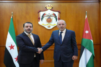 عاجل| الصفدي والشيباني يناقشان تعزيز التعاون وحماية الأمن في سوريا