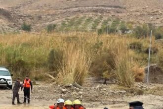 إنقاذ 5 أشخاص في الطفيلة بعد احتجازهم بسيول الأمطار