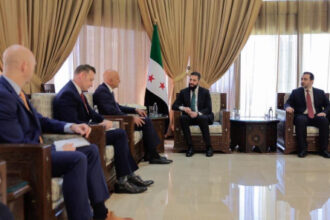 المبعوث الأميركي يحذر من تصعيد حلب ويشدد على دعم المرحلة الانتقالية السورية