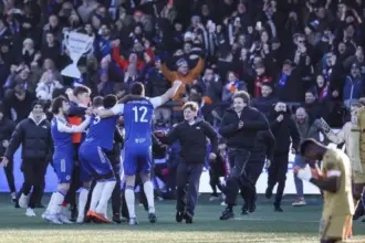 صدمة في كأس الاتحاد الإنجليزي: حامل اللقب كريستال بالاس يودع البطولة أمام فريق من الدرجة السادسة