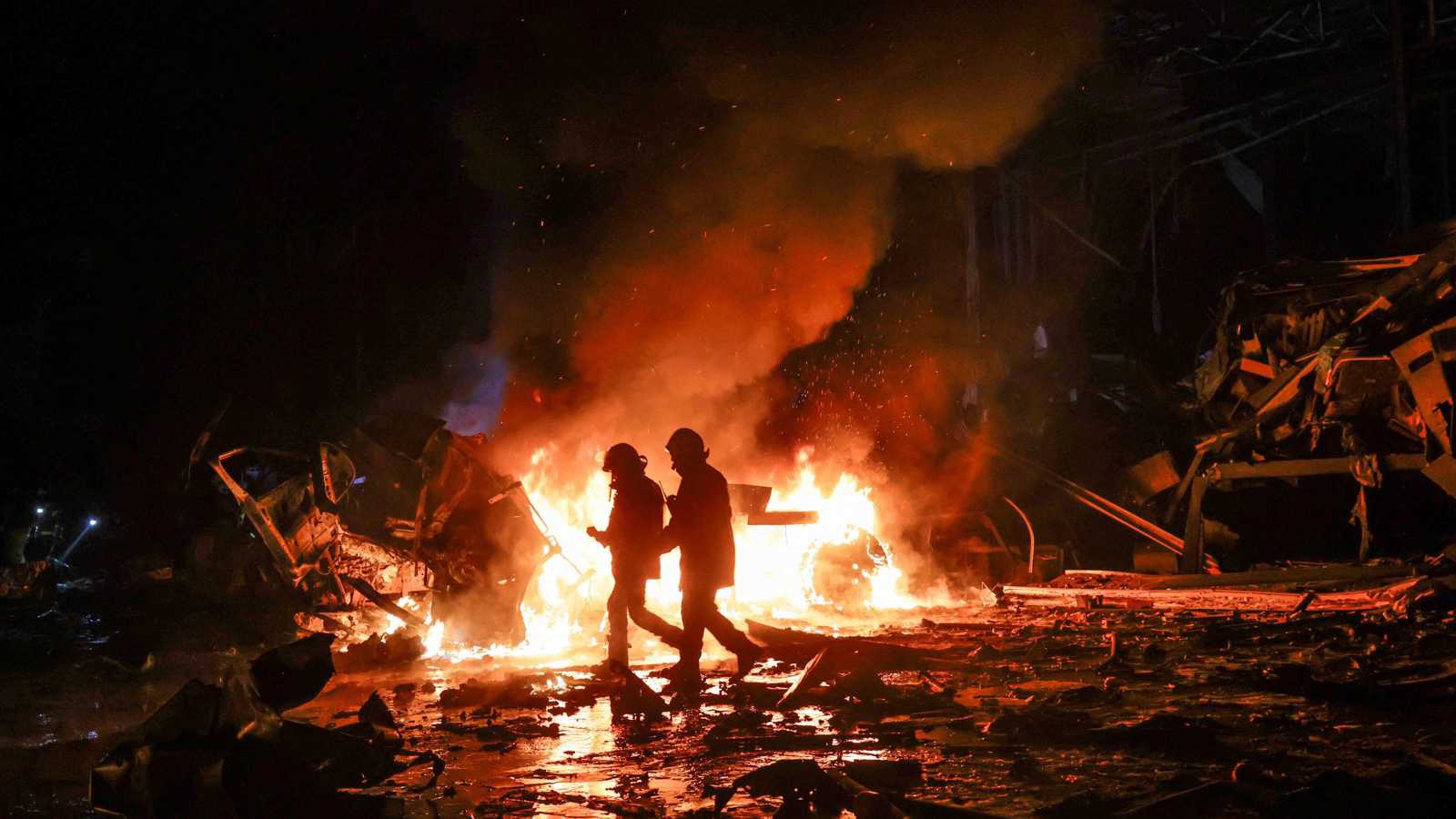 صورة حول : أوكرانيا: الدفاع الجوي يسقط معظم الطائرات والصواريخ الروسية في هجوم ليلي أوكرانيا: الدفاع الجوي يسقط معظم الطائرات والصواريخ الروسية في هجوم ليلي