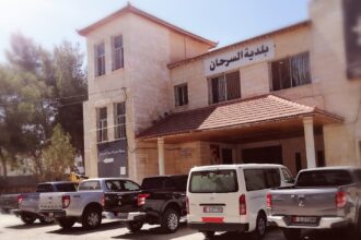 أمطار غزيرة تُغلق جسرًا في المفرق وإجراءات عاجلة لسحب المياه