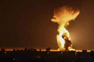 غارة إسرائيلية على جنوب لبنان بعد إنذار لسكان كفر حتى بإخلاء منازلهم