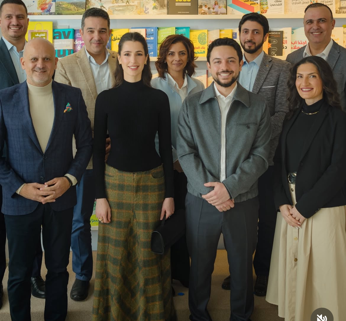 عاجل| ولي العهد و الأميرة رجوة يطلّعان على مشاريع شركة جبل عمان ناشرون