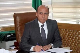 محافظ الكرك يتفقد مواقع تجمع المياه في لواء القصر ويصدر قرارات عاجلة لمعالجتها