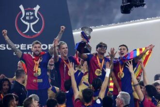 برشلونة يتوّج بكأس السوبر الإسباني بعد فوز مثير على ريال مدريد