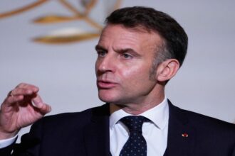 باريس تتحرّك على وقع التوتر الدولي… ماكرون يدعو لاجتماع دفاع طارئ بسبب غرينلاند وإيران