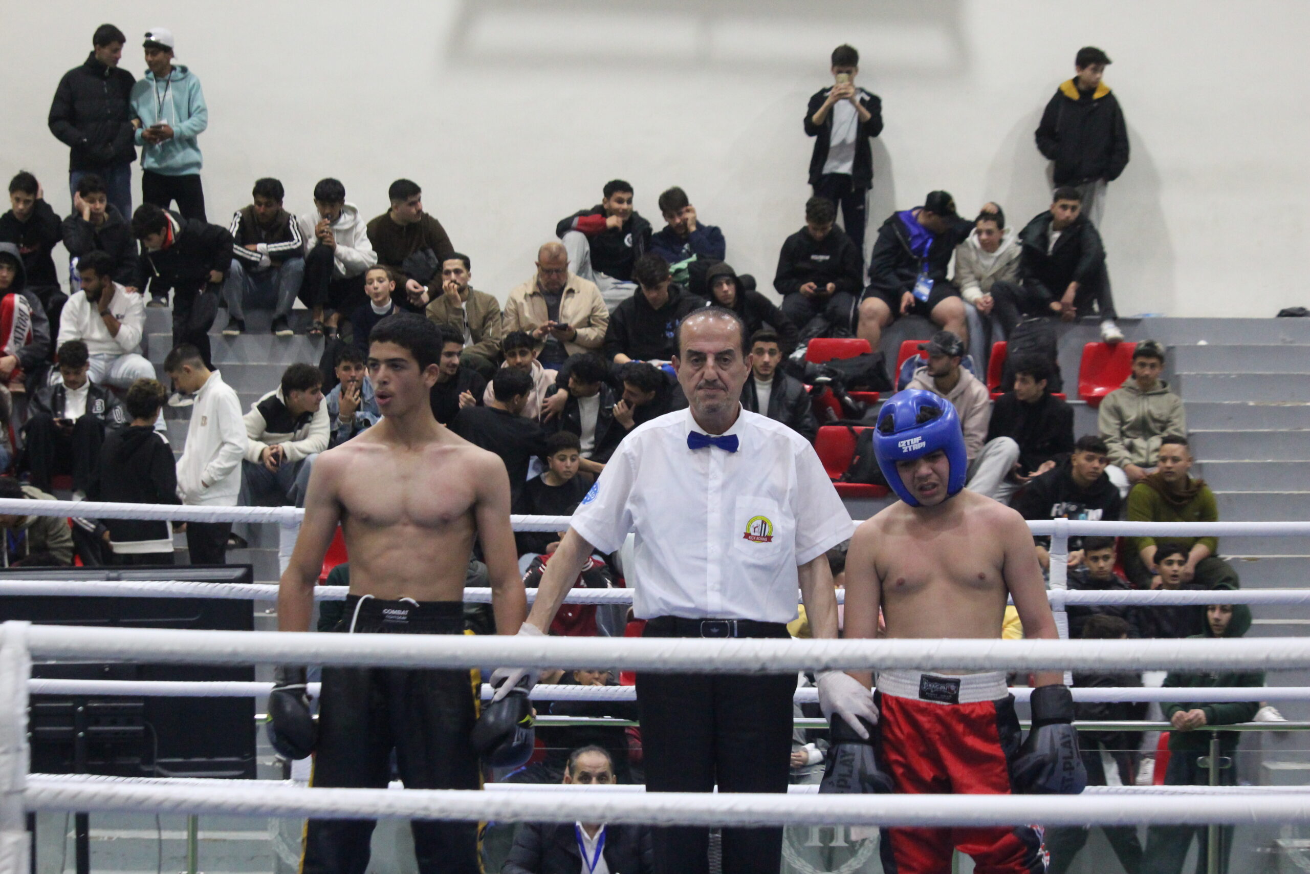 بطولة الكيك بوكسنج للشباب تسجل مشاركة واسعة "صور وفيديو"